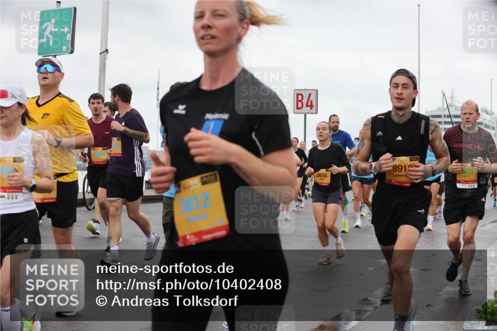 13.09.2026 - Kiel Lauf Andreas Tolksdorf http://msf.ph/oto/10402408 13.09.2026 11:01:18 Kiellinie 4, 5812, 3605, 38, 891, 39, 8255 meine-sportfotos.de