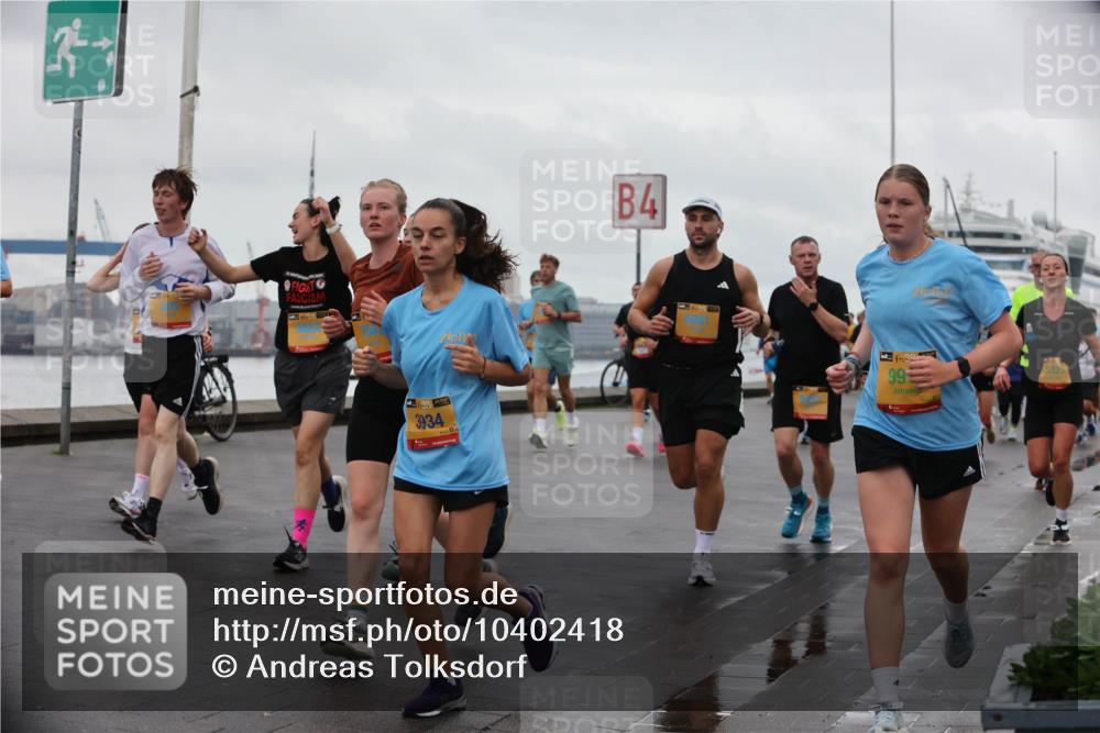 13.09.2026 - Kiel Lauf Andreas Tolksdorf http://msf.ph/oto/10402418 13.09.2026 11:01:25 Kiellinie 38, 3934, 4, 99 meine-sportfotos.de