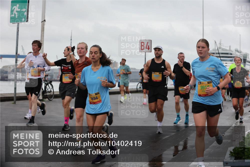 13.09.2026 - Kiel Lauf Andreas Tolksdorf http://msf.ph/oto/10402419 13.09.2026 11:01:25 Kiellinie 38, 934, 4, 9912 meine-sportfotos.de