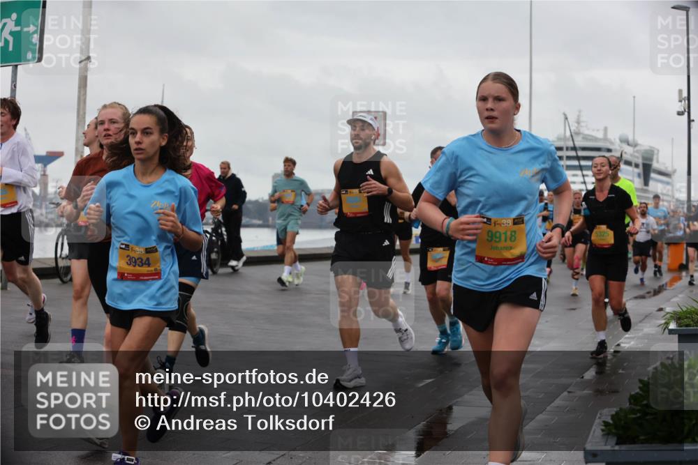 13.09.2026 - Kiel Lauf Andreas Tolksdorf http://msf.ph/oto/10402426 13.09.2026 11:01:25 Kiellinie 38, 3934, 38, 9918, 5325 meine-sportfotos.de