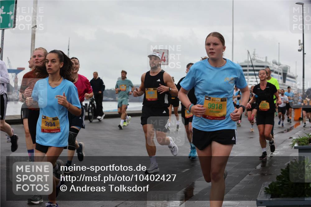 13.09.2026 - Kiel Lauf Andreas Tolksdorf http://msf.ph/oto/10402427 13.09.2026 11:01:25 Kiellinie 3934, 4, 38, 9918, 5325 meine-sportfotos.de