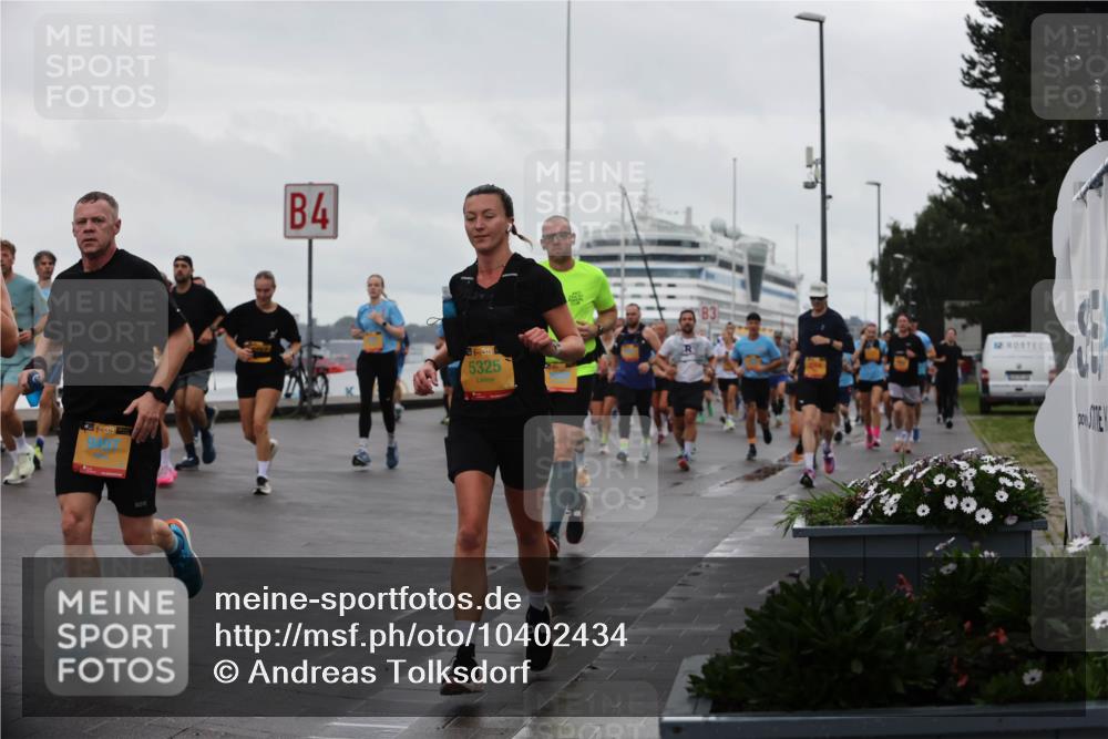 13.09.2026 - Kiel Lauf Andreas Tolksdorf http://msf.ph/oto/10402434 13.09.2026 11:01:26 Kiellinie 4, 38, 5325, 83, 12 meine-sportfotos.de