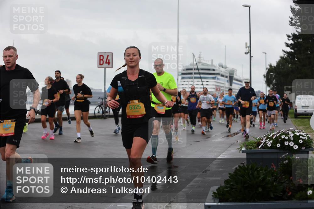 13.09.2026 - Kiel Lauf Andreas Tolksdorf http://msf.ph/oto/10402443 13.09.2026 11:01:27 Kiellinie 9497, 4, 1, 39, 5325 meine-sportfotos.de