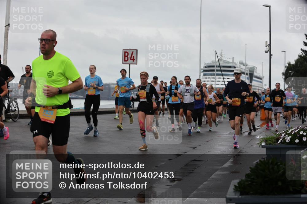 13.09.2026 - Kiel Lauf Andreas Tolksdorf http://msf.ph/oto/10402453 13.09.2026 11:01:29 Kiellinie 38, 4, 9991, 9964 meine-sportfotos.de