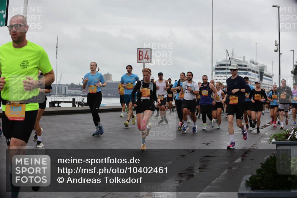 13.09.2026 - Kiel Lauf Andreas Tolksdorf http://msf.ph/oto/10402461 13.09.2026 11:01:29 Kiellinie 4, 39, 828, 9991, 1939, 9964 meine-sportfotos.de