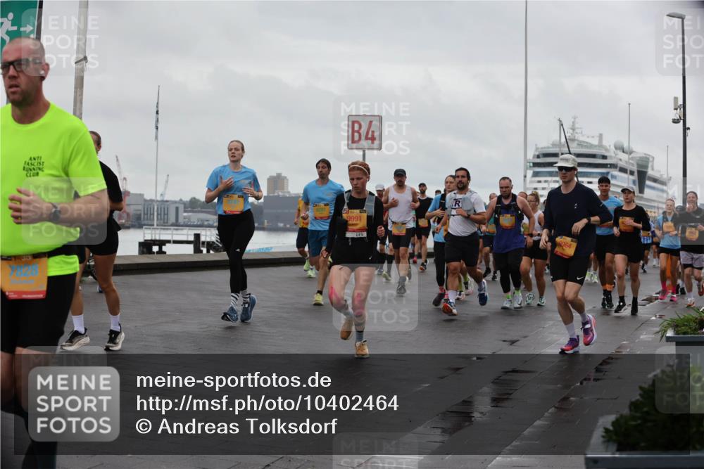 13.09.2026 - Kiel Lauf Andreas Tolksdorf http://msf.ph/oto/10402464 13.09.2026 11:01:29 Kiellinie 828, 4, 6281, 9991, 9964 meine-sportfotos.de