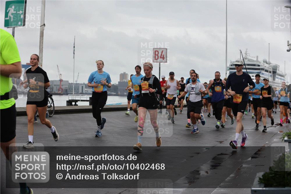 13.09.2026 - Kiel Lauf Andreas Tolksdorf http://msf.ph/oto/10402468 13.09.2026 11:01:29 Kiellinie 12767, 4, 9991, 9964, 42 meine-sportfotos.de