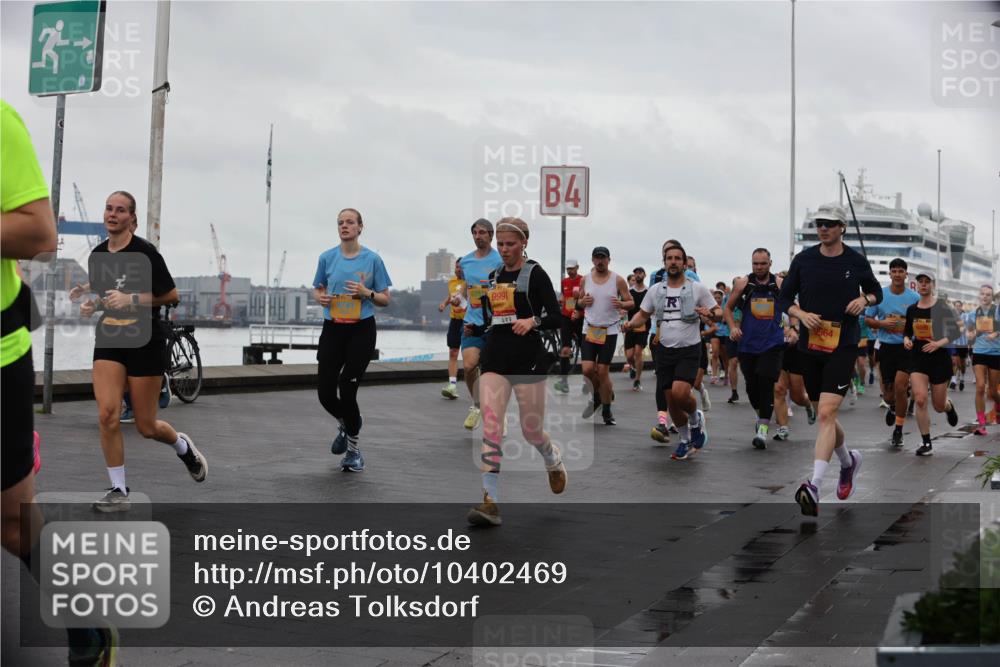 13.09.2026 - Kiel Lauf Andreas Tolksdorf http://msf.ph/oto/10402469 13.09.2026 11:01:29 Kiellinie 4, 9991, 1964 meine-sportfotos.de