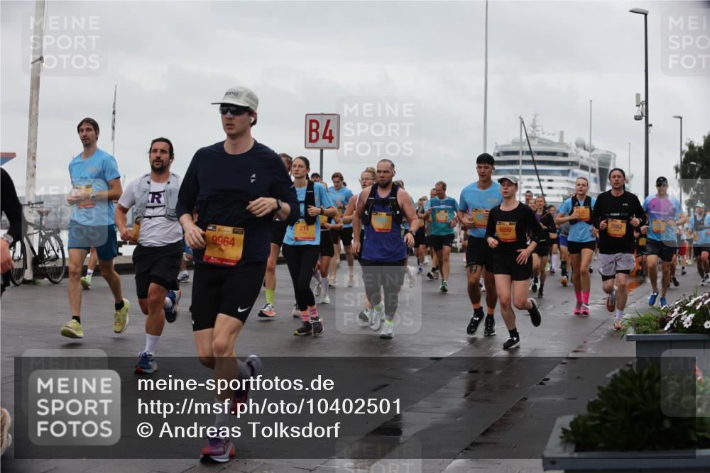13.09.2026 - Kiel Lauf Andreas Tolksdorf http://msf.ph/oto/10402501 13.09.2026 11:01:31 Kiellinie 9964, 4, 6899, 9982 meine-sportfotos.de
