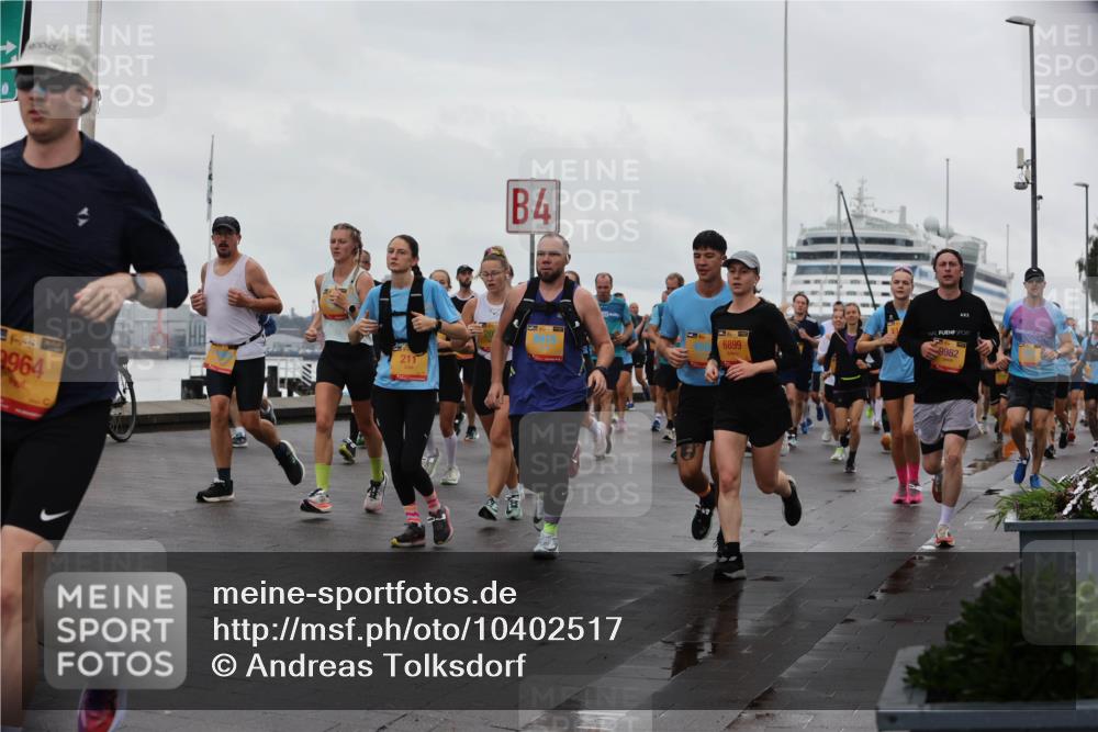 13.09.2026 - Kiel Lauf Andreas Tolksdorf http://msf.ph/oto/10402517 13.09.2026 11:01:32 Kiellinie 39, 964, 211, 4, 6899, 9982 meine-sportfotos.de