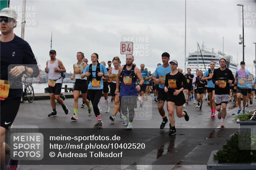 13.09.2026 - Kiel Lauf Andreas Tolksdorf http://msf.ph/oto/10402520 13.09.2026 11:01:32 Kiellinie 64, 211, 4, 6899, 9982 meine-sportfotos.de