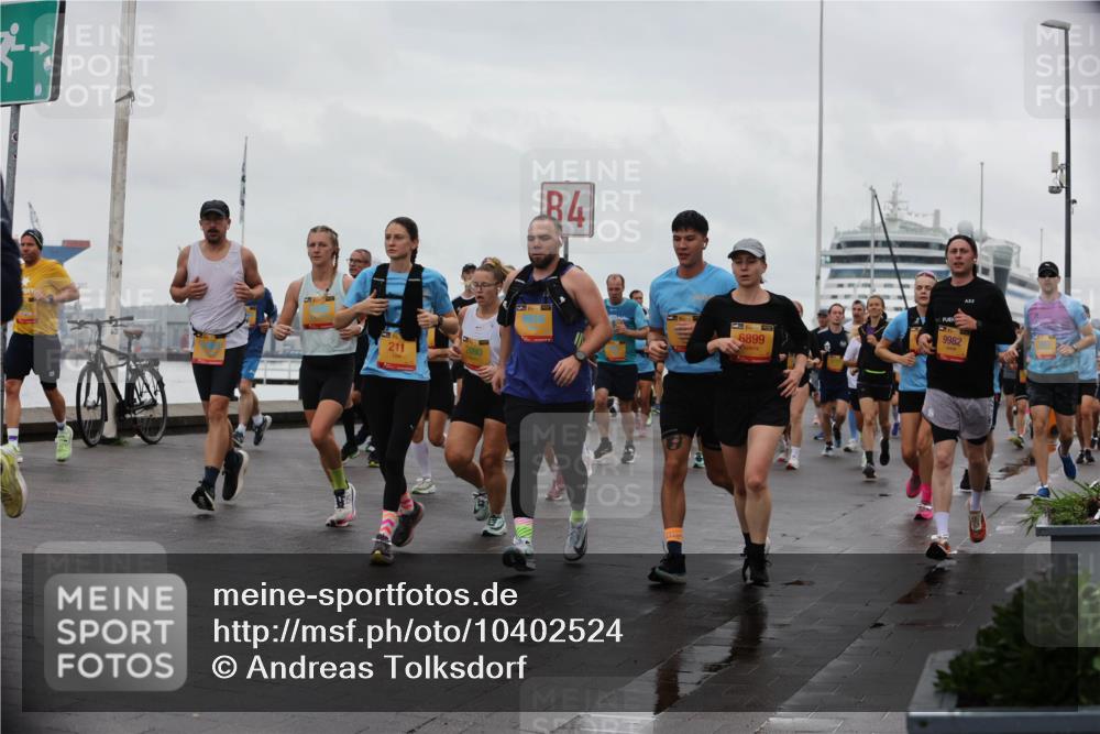 13.09.2026 - Kiel Lauf Andreas Tolksdorf http://msf.ph/oto/10402524 13.09.2026 11:01:32 Kiellinie 1205, 211, 2090, 39, 4, 6899, 9982 meine-sportfotos.de