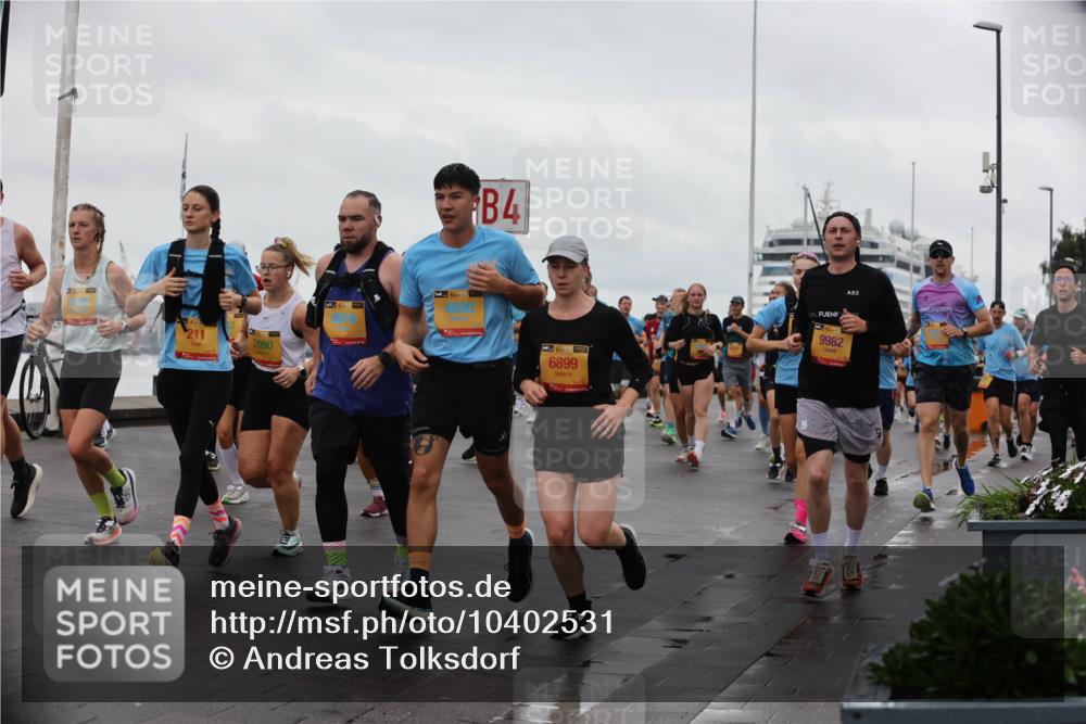 13.09.2026 - Kiel Lauf Andreas Tolksdorf http://msf.ph/oto/10402531 13.09.2026 11:01:32 Kiellinie 211, 2090, 39, 38, 4600, 4, 38, 6899, 9982, 5 meine-sportfotos.de