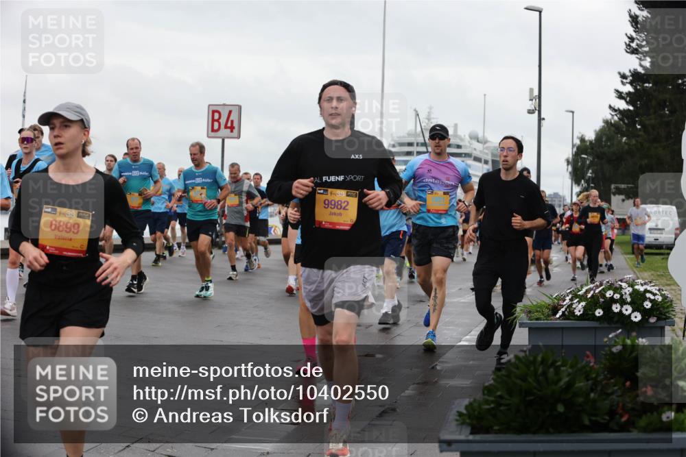 13.09.2026 - Kiel Lauf Andreas Tolksdorf http://msf.ph/oto/10402550 13.09.2026 11:01:34 Kiellinie 38, 6899, 4, 5, 9982, 4810 meine-sportfotos.de