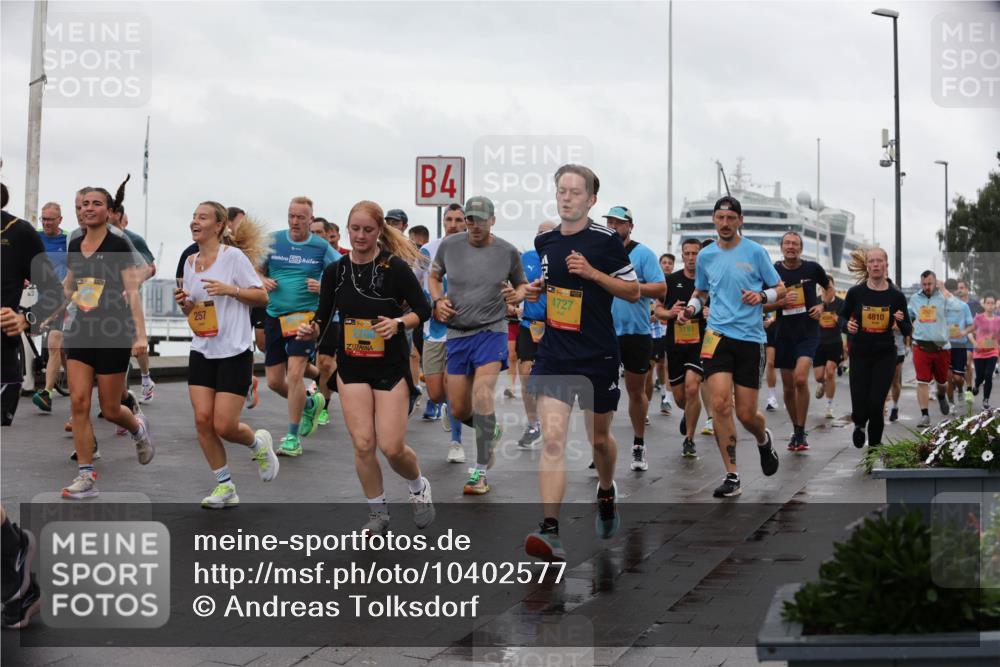 13.09.2026 - Kiel Lauf Andreas Tolksdorf http://msf.ph/oto/10402577 13.09.2026 11:01:37 Kiellinie 257, 4, 4727, 3193, 4810 meine-sportfotos.de
