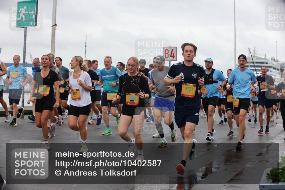 13.09.2026 - Kiel Lauf Andreas Tolksdorf http://msf.ph/oto/10402587 13.09.2026 11:01:37 Kiellinie 3, 257, 39, 2706, 4, 38, 4727, 4, 3193, 190, 1518 meine-sportfotos.de