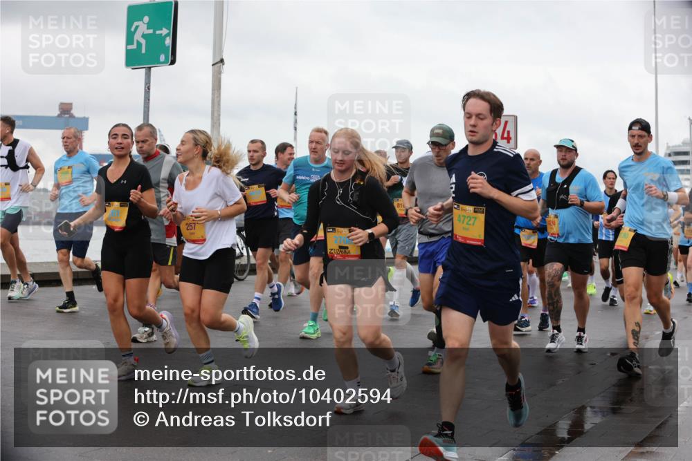 13.09.2026 - Kiel Lauf Andreas Tolksdorf http://msf.ph/oto/10402594 13.09.2026 11:01:37 Kiellinie 257, 81, 38, 4727, 4 meine-sportfotos.de