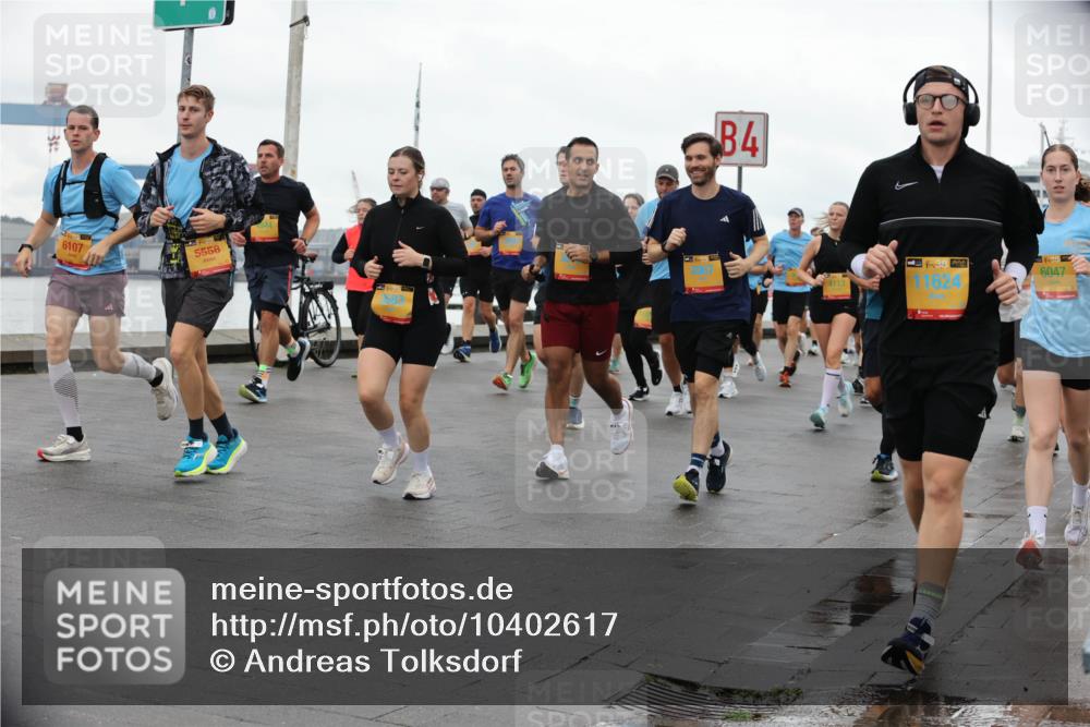 13.09.2026 - Kiel Lauf Andreas Tolksdorf http://msf.ph/oto/10402617 13.09.2026 11:01:47 Kiellinie 38, 6107, 5558, 4, 4113, 38, 11624, 39, 6047 meine-sportfotos.de