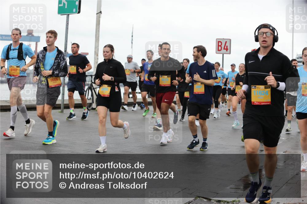 13.09.2026 - Kiel Lauf Andreas Tolksdorf http://msf.ph/oto/10402624 13.09.2026 11:01:47 Kiellinie 6107, 5558, 4, 38, 11624, 60 meine-sportfotos.de