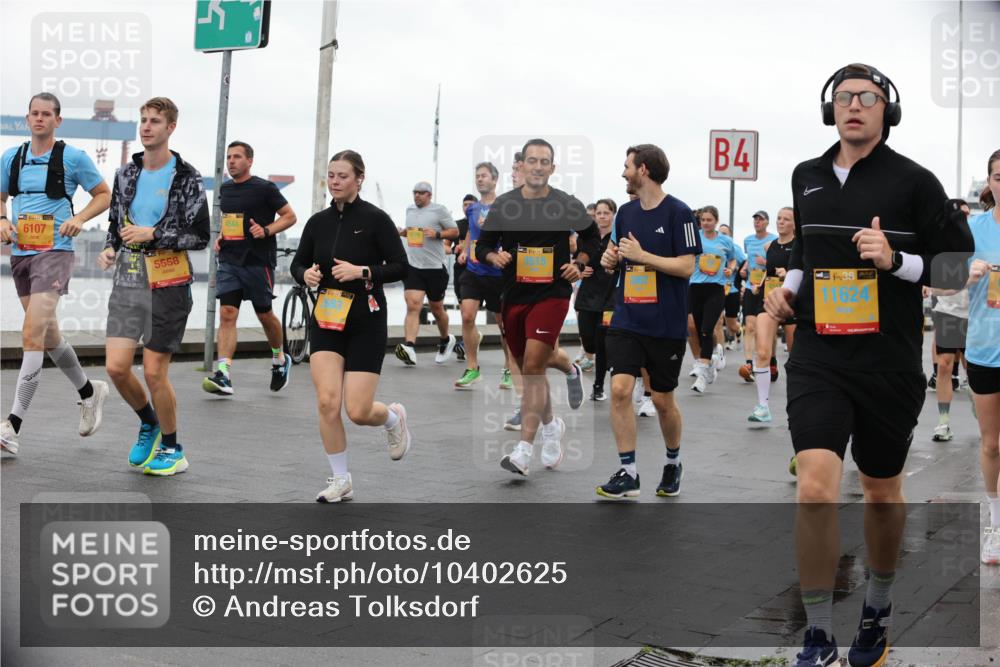 13.09.2026 - Kiel Lauf Andreas Tolksdorf http://msf.ph/oto/10402625 13.09.2026 11:01:47 Kiellinie 6107, 5558, 4544, 4, 38, 11624 meine-sportfotos.de