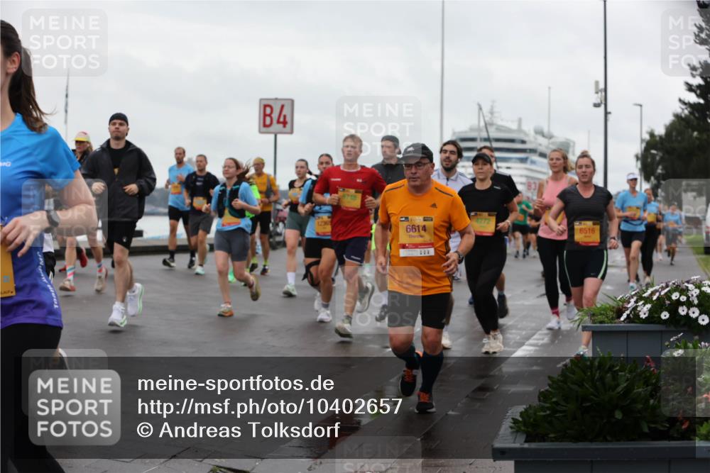 13.09.2026 - Kiel Lauf Andreas Tolksdorf http://msf.ph/oto/10402657 13.09.2026 11:02:00 Kiellinie 4, 1236, 6748, 6614, 4272, 6516 meine-sportfotos.de