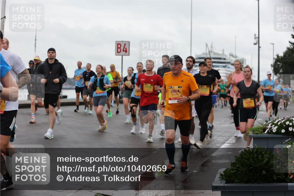 13.09.2026 - Kiel Lauf Andreas Tolksdorf http://msf.ph/oto/10402659 13.09.2026 11:02:00 Kiellinie 4, 6748, 39, 6614, 4272, 6516 meine-sportfotos.de