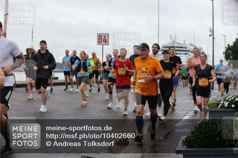 13.09.2026 - Kiel Lauf Andreas Tolksdorf http://msf.ph/oto/10402660 13.09.2026 11:02:00 Kiellinie 4, 5748, 1, 39, 6614, 4272, 6516 meine-sportfotos.de