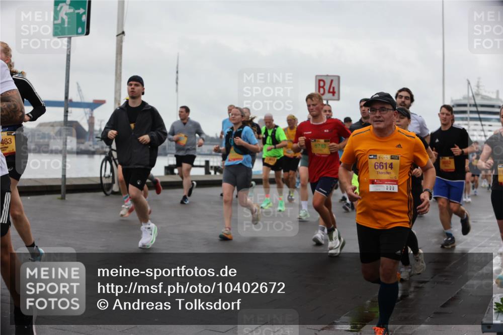 13.09.2026 - Kiel Lauf Andreas Tolksdorf http://msf.ph/oto/10402672 13.09.2026 11:02:01 Kiellinie 4, 38, 483, 6748, 39, 6614 meine-sportfotos.de