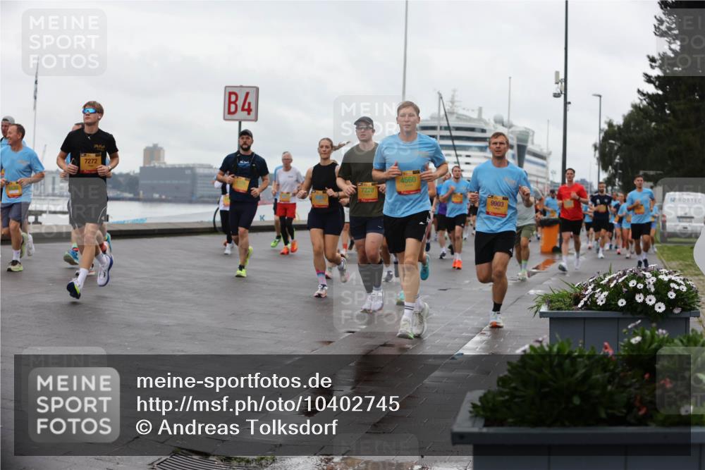 13.09.2026 - Kiel Lauf Andreas Tolksdorf http://msf.ph/oto/10402745 13.09.2026 11:02:15 Kiellinie 7272, 4, 7220, 4560, 9903 meine-sportfotos.de