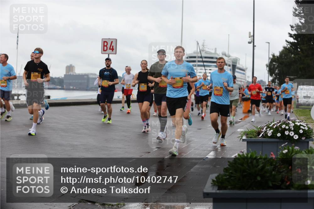 13.09.2026 - Kiel Lauf Andreas Tolksdorf http://msf.ph/oto/10402747 13.09.2026 11:02:15 Kiellinie 7272, 4, 560, 9903 meine-sportfotos.de
