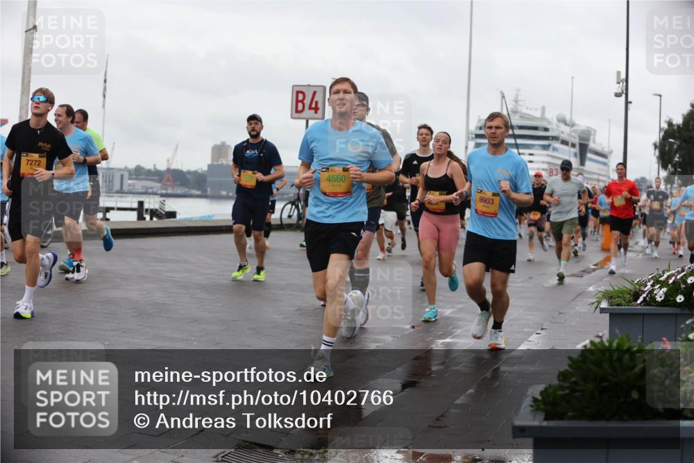 13.09.2026 - Kiel Lauf Andreas Tolksdorf http://msf.ph/oto/10402766 13.09.2026 11:02:16 Kiellinie 7272, 4, 4560, 9903, 83 meine-sportfotos.de