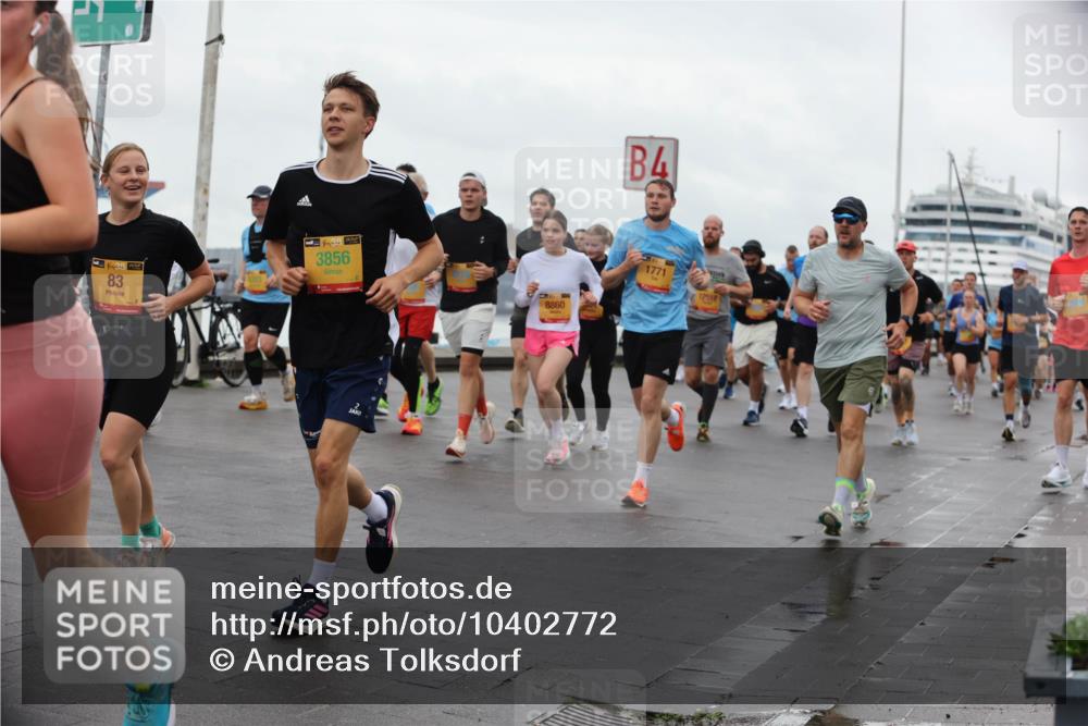 13.09.2026 - Kiel Lauf Andreas Tolksdorf http://msf.ph/oto/10402772 13.09.2026 11:02:19 Kiellinie 38, 83, 38, 3856, 8860, 4, 1771, 12518 meine-sportfotos.de