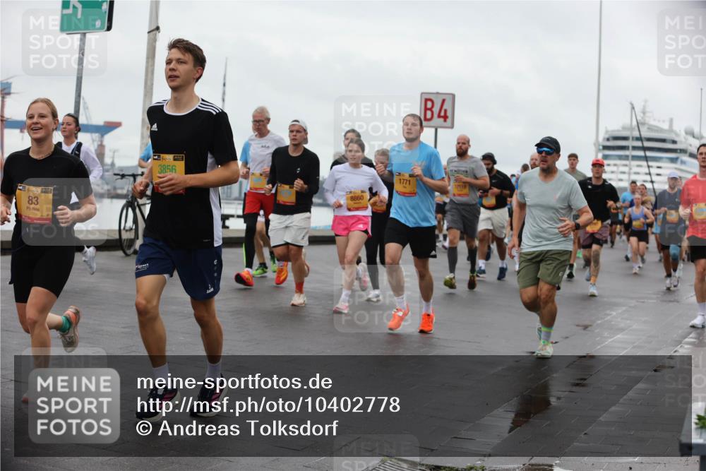 13.09.2026 - Kiel Lauf Andreas Tolksdorf http://msf.ph/oto/10402778 13.09.2026 11:02:19 Kiellinie 1, 39, 83, 3856, 1771, 8860, 4, 12518 meine-sportfotos.de