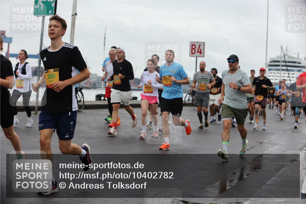 13.09.2026 - Kiel Lauf Andreas Tolksdorf http://msf.ph/oto/10402782 13.09.2026 11:02:19 Kiellinie 10429, 39, 3856, 8860, 1771, 4, 12518 meine-sportfotos.de