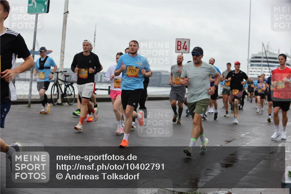 13.09.2026 - Kiel Lauf Andreas Tolksdorf http://msf.ph/oto/10402791 13.09.2026 11:02:19 Kiellinie 886, 1771, 4, 1251 meine-sportfotos.de