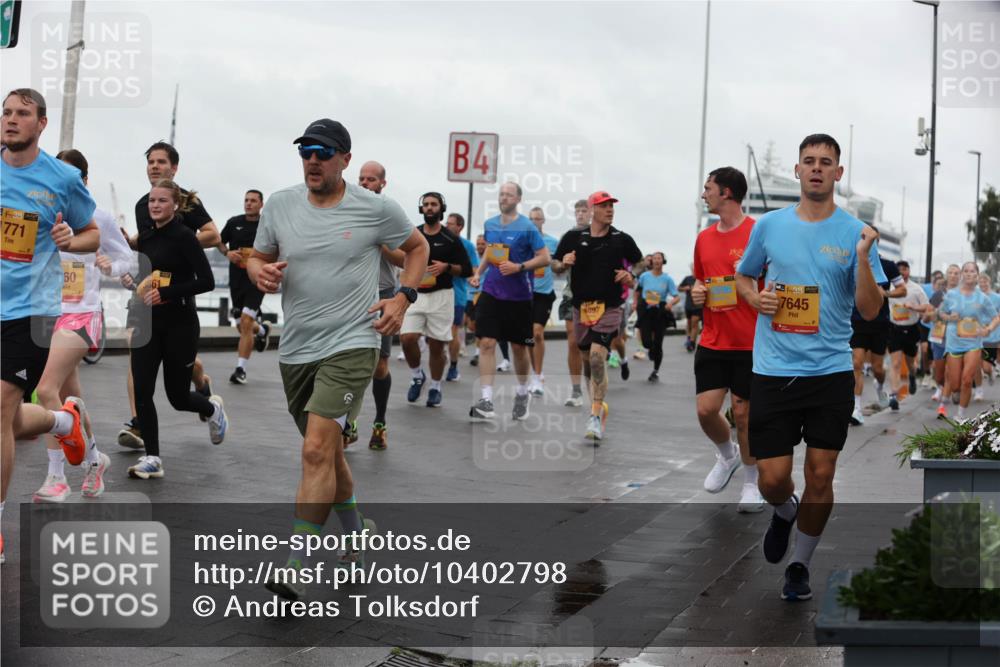 13.09.2026 - Kiel Lauf Andreas Tolksdorf http://msf.ph/oto/10402798 13.09.2026 11:02:20 Kiellinie 38, 771, 60, 861, 4, 897, 696, 38, 7645 meine-sportfotos.de