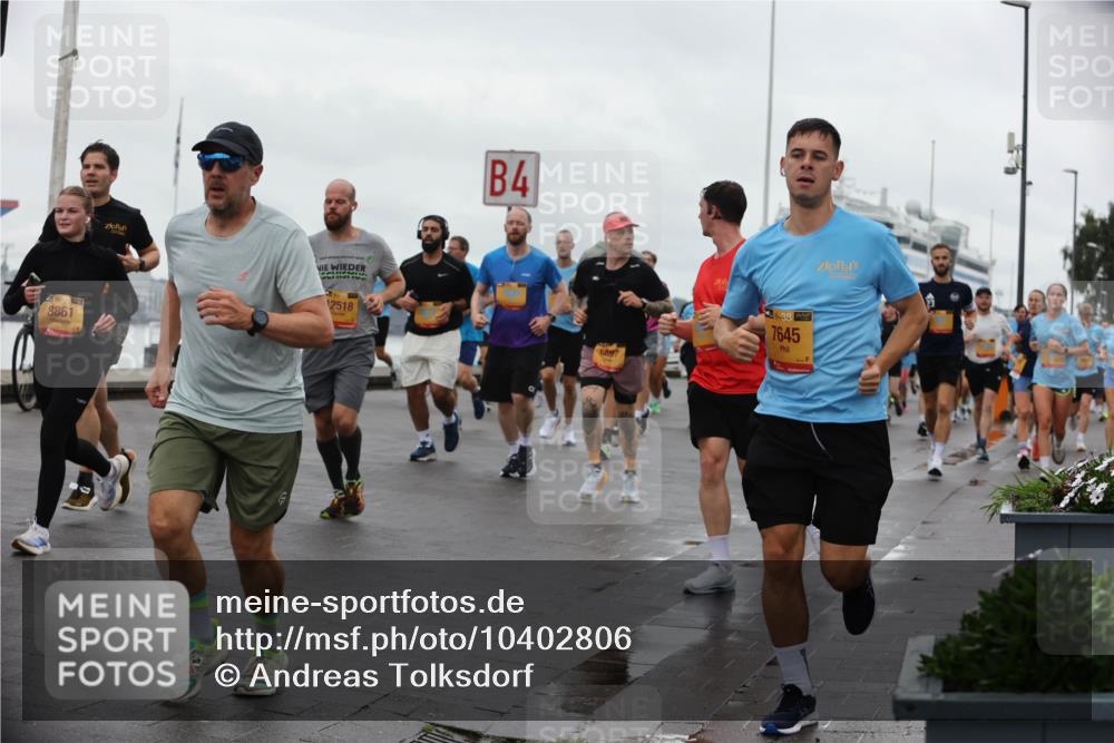 13.09.2026 - Kiel Lauf Andreas Tolksdorf http://msf.ph/oto/10402806 13.09.2026 11:02:20 Kiellinie 8861, 4, 2518, 8897, 38, 7645 meine-sportfotos.de