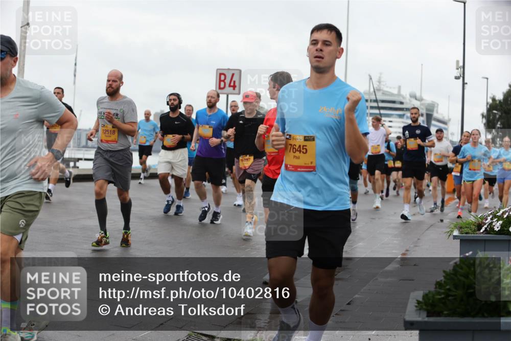 13.09.2026 - Kiel Lauf Andreas Tolksdorf http://msf.ph/oto/10402816 13.09.2026 11:02:21 Kiellinie 12518, 4, 8897, 39, 7645 meine-sportfotos.de