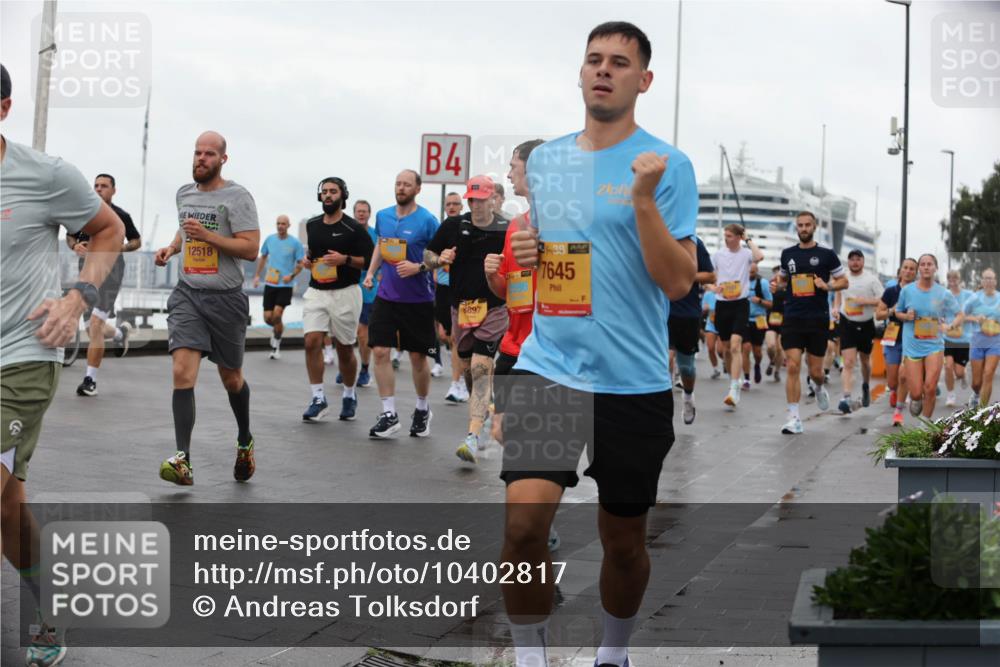 13.09.2026 - Kiel Lauf Andreas Tolksdorf http://msf.ph/oto/10402817 13.09.2026 11:02:21 Kiellinie 12518, 4, 8897, 2696, 138, 7645 meine-sportfotos.de