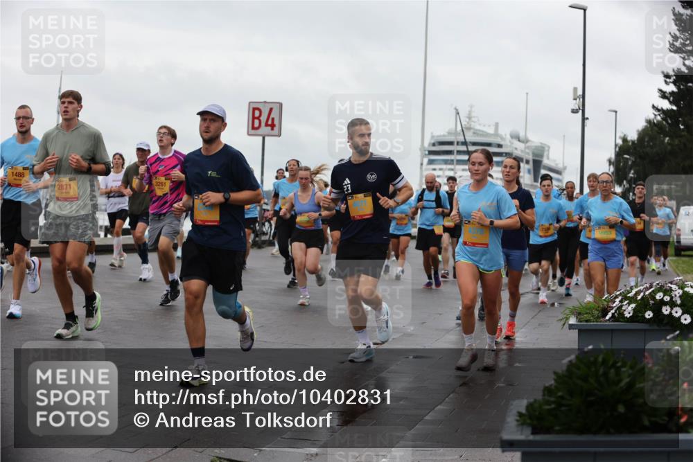 13.09.2026 - Kiel Lauf Andreas Tolksdorf http://msf.ph/oto/10402831 13.09.2026 11:02:23 Kiellinie 1488, 2871, 3261, 4, 14, 12 meine-sportfotos.de