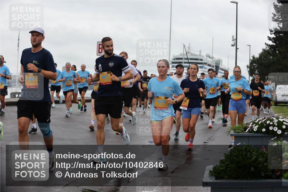 13.09.2026 - Kiel Lauf Andreas Tolksdorf http://msf.ph/oto/10402846 13.09.2026 11:02:24 Kiellinie 1, 39, 407, 7151, 38, 4378, 200, 733, 9953, 4134 meine-sportfotos.de
