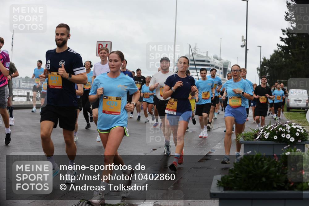 13.09.2026 - Kiel Lauf Andreas Tolksdorf http://msf.ph/oto/10402860 13.09.2026 11:02:24 Kiellinie 39, 4071, 38, 4378, 2400, 7336, 9953, 21, 4134 meine-sportfotos.de