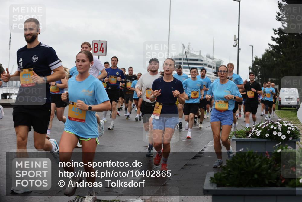 13.09.2026 - Kiel Lauf Andreas Tolksdorf http://msf.ph/oto/10402865 13.09.2026 11:02:25 Kiellinie 1, 4, 4378, 400, 7336, 1939, 9953, 4134 meine-sportfotos.de