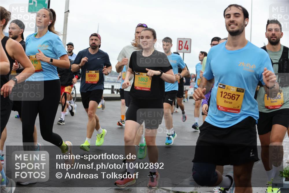 13.09.2026 - Kiel Lauf Andreas Tolksdorf http://msf.ph/oto/10402892 13.09.2026 11:02:33 Kiellinie 38, 9365, 38, 9906, 48, 1863, 4, 38, 12567, 11068 meine-sportfotos.de