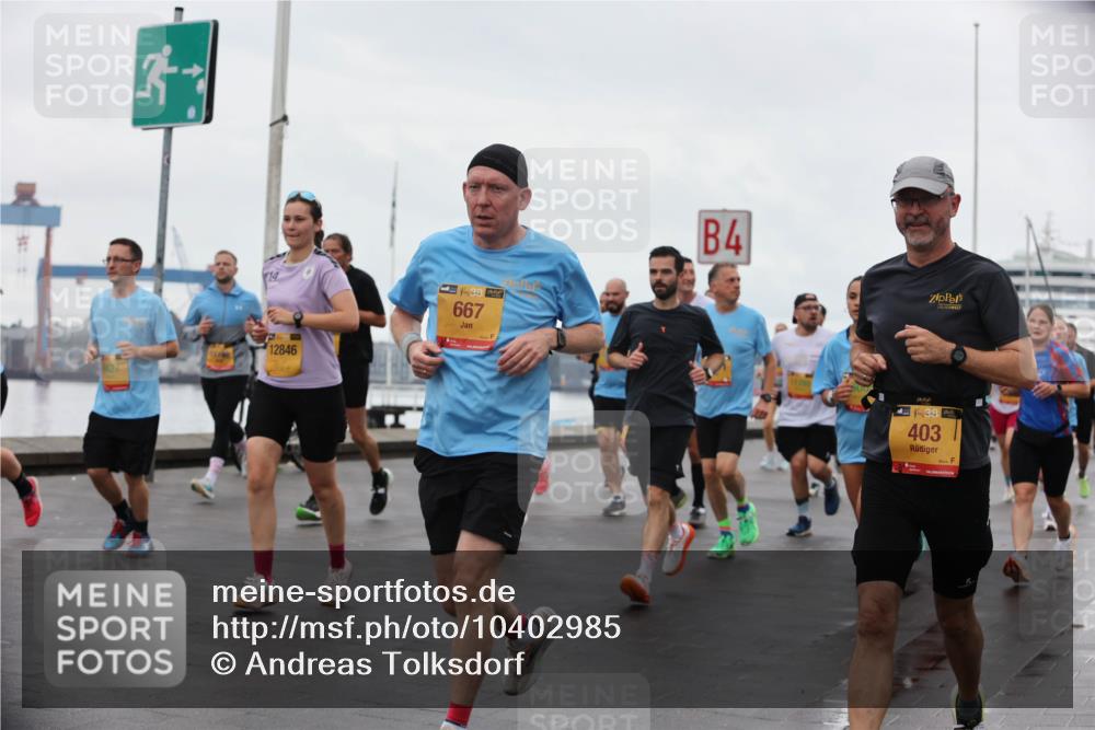 13.09.2026 - Kiel Lauf Andreas Tolksdorf http://msf.ph/oto/10402985 13.09.2026 11:03:00 Kiellinie 12846, 48, 667, 4, 38, 403 meine-sportfotos.de