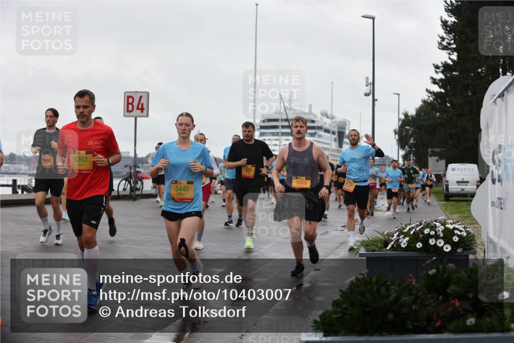 13.09.2026 - Kiel Lauf Andreas Tolksdorf http://msf.ph/oto/10403007 13.09.2026 11:03:03 Kiellinie 4653, 38, 8262, 4, 5443, 223, 3669, 4795 meine-sportfotos.de