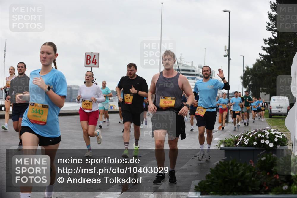 13.09.2026 - Kiel Lauf Andreas Tolksdorf http://msf.ph/oto/10403029 13.09.2026 11:03:04 Kiellinie 5443, 4, 2335, 223, 38, 3669, 4795 meine-sportfotos.de