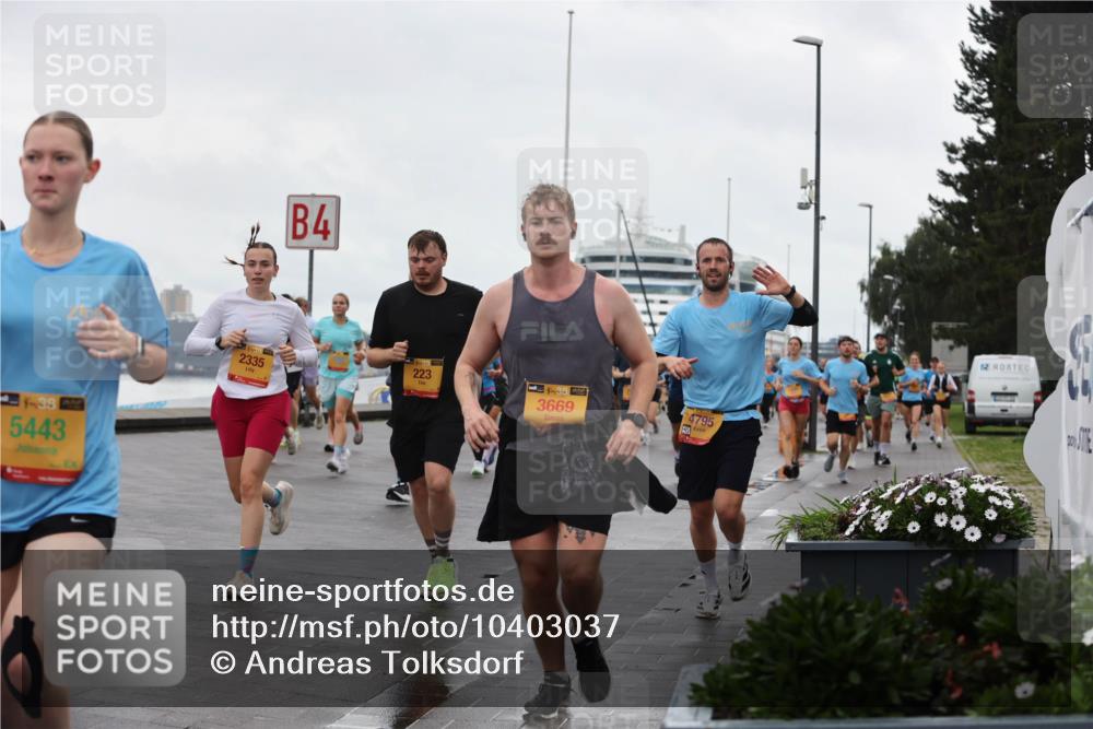 13.09.2026 - Kiel Lauf Andreas Tolksdorf http://msf.ph/oto/10403037 13.09.2026 11:03:04 Kiellinie 1, 39, 5443, 4, 2335, 223, 38, 3669, 4795 meine-sportfotos.de