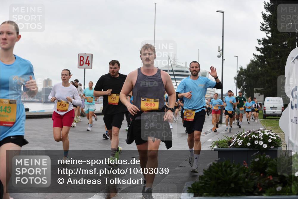13.09.2026 - Kiel Lauf Andreas Tolksdorf http://msf.ph/oto/10403039 13.09.2026 11:03:04 Kiellinie 443, 2335, 4, 223, 38, 3669, 4795 meine-sportfotos.de