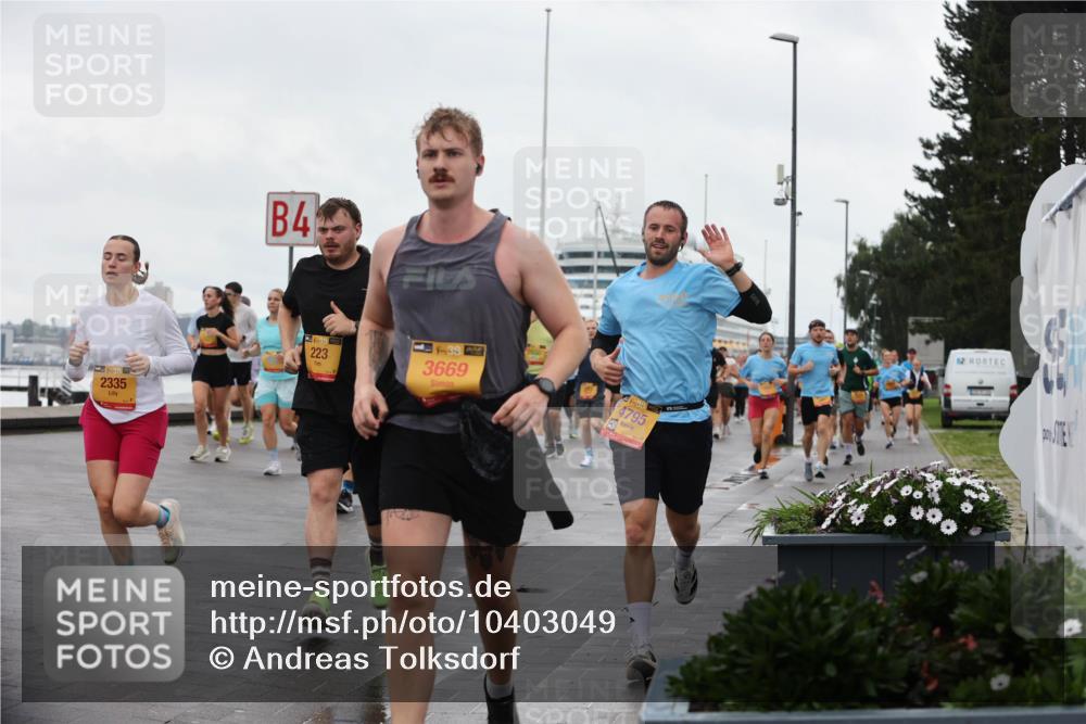 13.09.2026 - Kiel Lauf Andreas Tolksdorf http://msf.ph/oto/10403049 13.09.2026 11:03:05 Kiellinie 2335, 4, 223, 4, 38, 3669, 38, 4795 meine-sportfotos.de